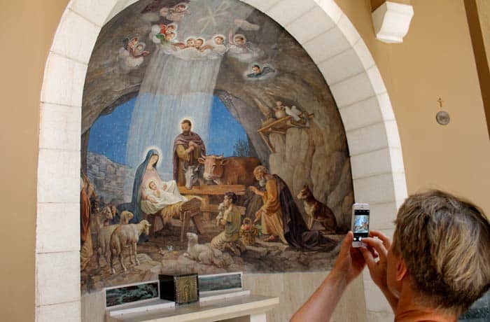 Cuadro de la adoración de los pastores en la iglesia del Campo de los Pastores Belén desde Jerusalén