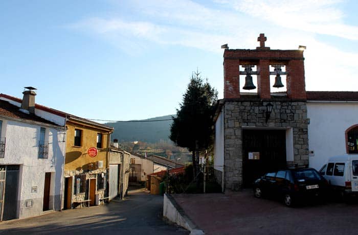 Iglesia de Navarredonda de la Rinconada Cueva de la Mora