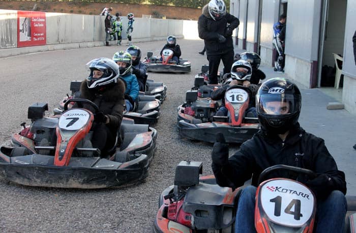 Al volante de los karts en Kotarr Ribera del Duero Burgalesa