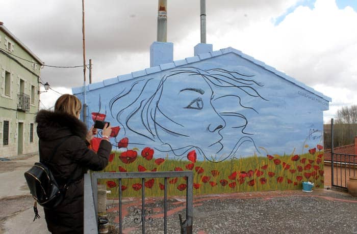 Mural de Pilar Manso en Tubilla del Lago Ribera del Duero Burgalesa