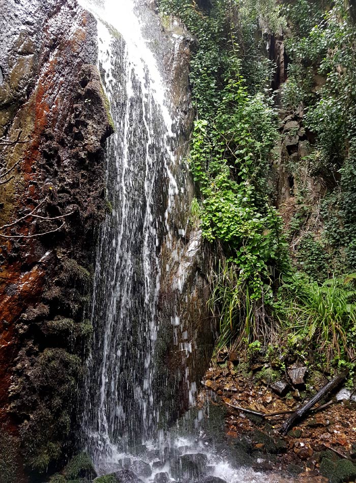 Otra vista de la chorrera de Jigareo