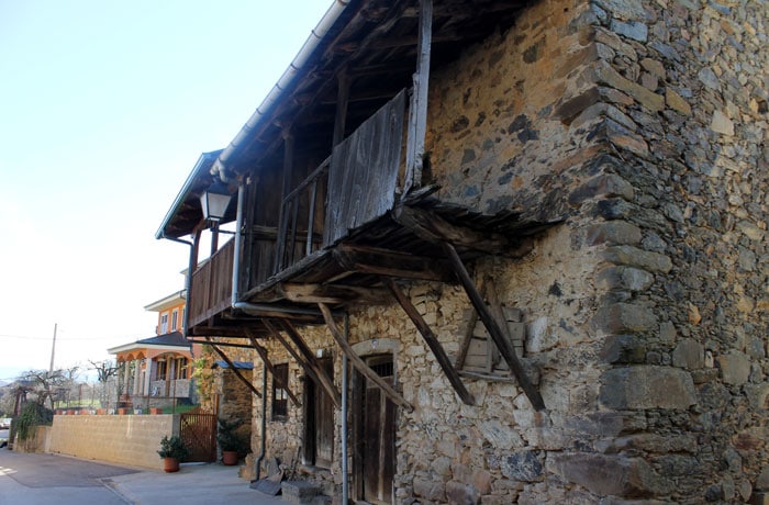 Arquitectura berciana ruta de las Fuentes Medicinales