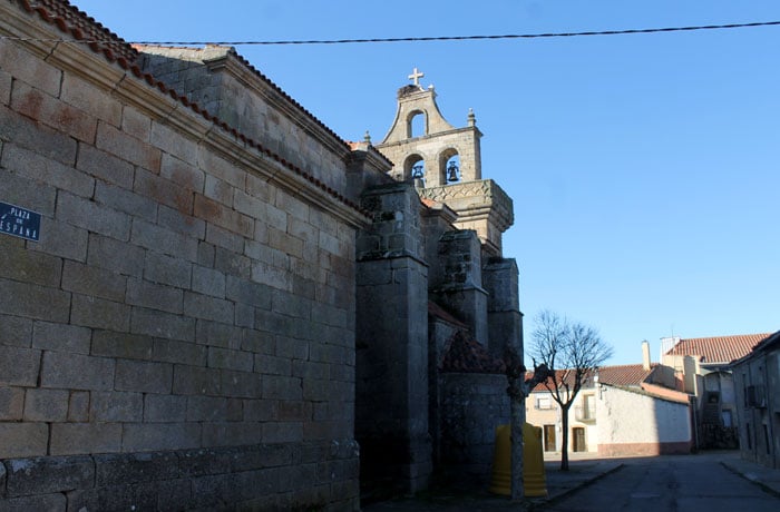 Iglesia de Santa María de Pereña, comienzo de la ruta Arribes del Duero senderismo