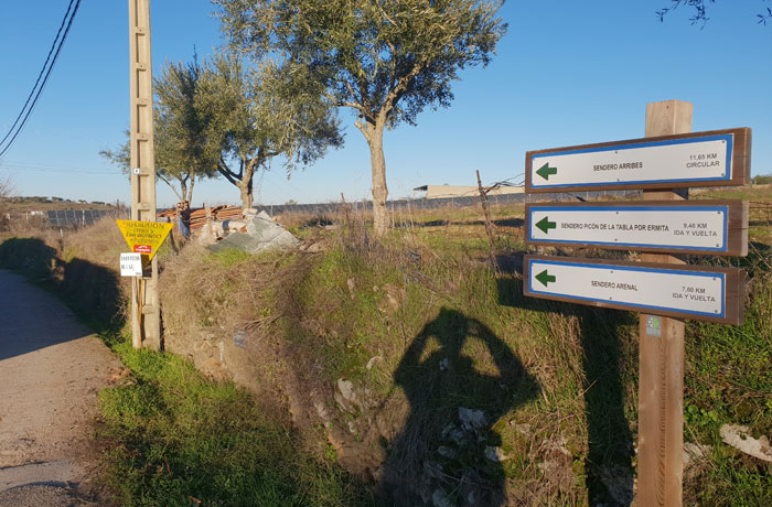 Señalización al inicio del sendero Arribes del Duero senderismo