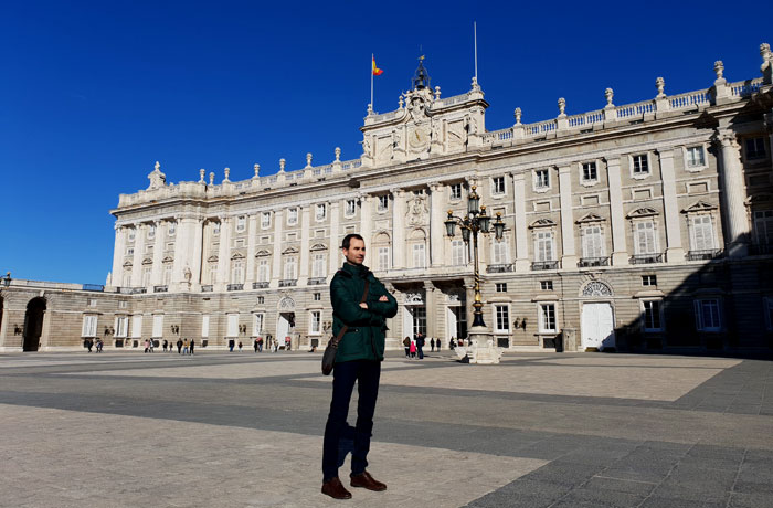 Delante del Palacio Real