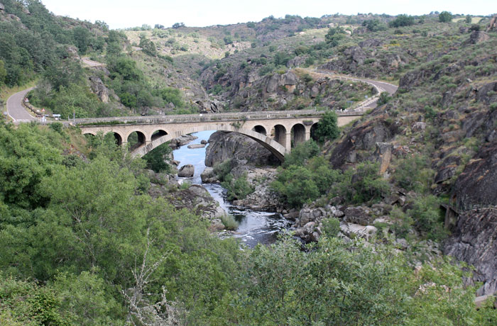 Puente Resbala sobre el Huebra