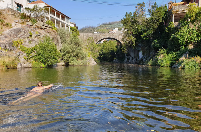 Playa fluvial de Avo