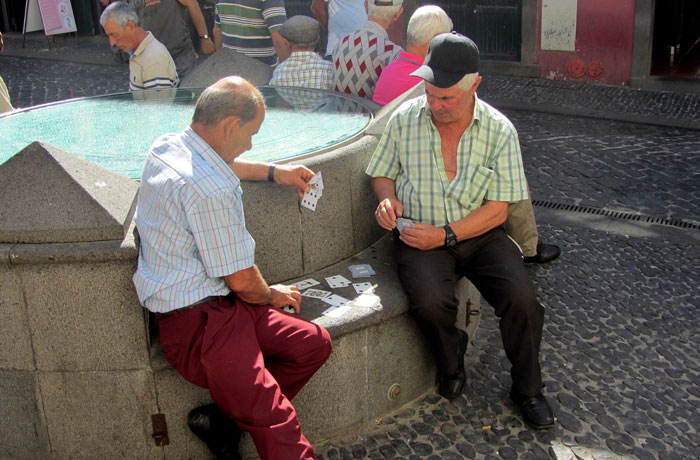 Partida de cartas en Camara de Lobos