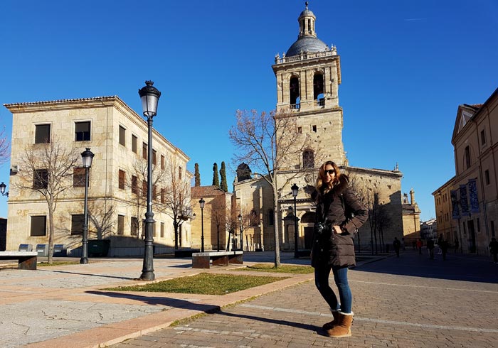 Plaza de Herrasti con la catedral al fondo que ver en Ciudad Rodrigo