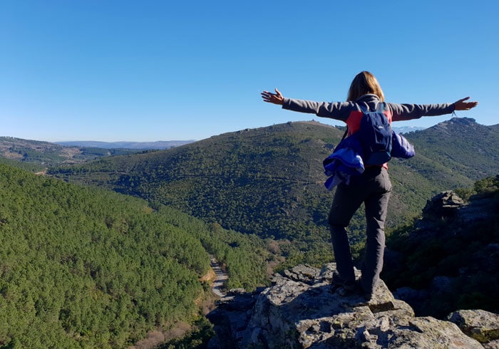 Vistas desde unas rocas en al subida por el Valle de Belén