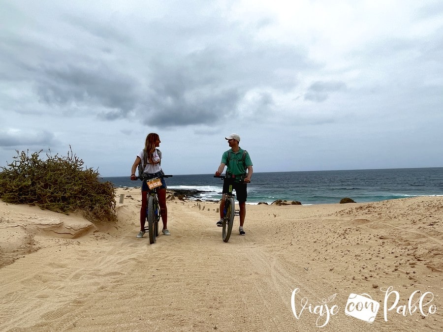 En nuestras bicicletas en La Graciosa