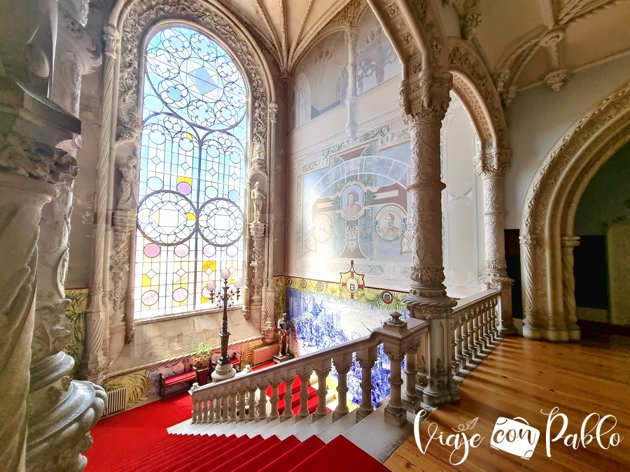 Espectacular escalera del palacio-hotel de Bussaco