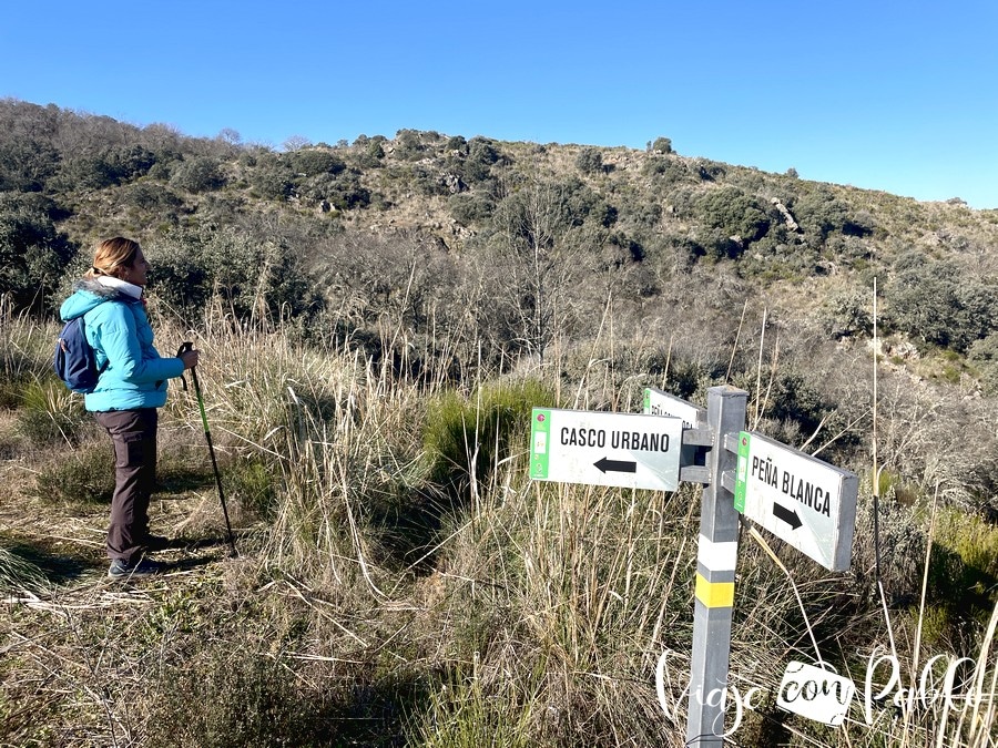 Cruce en el que hay que tomar la dirección a peña Centigosa