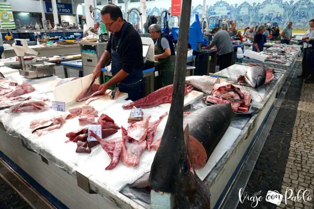 Uno de los puestos de pescado del Mercado do Livramento