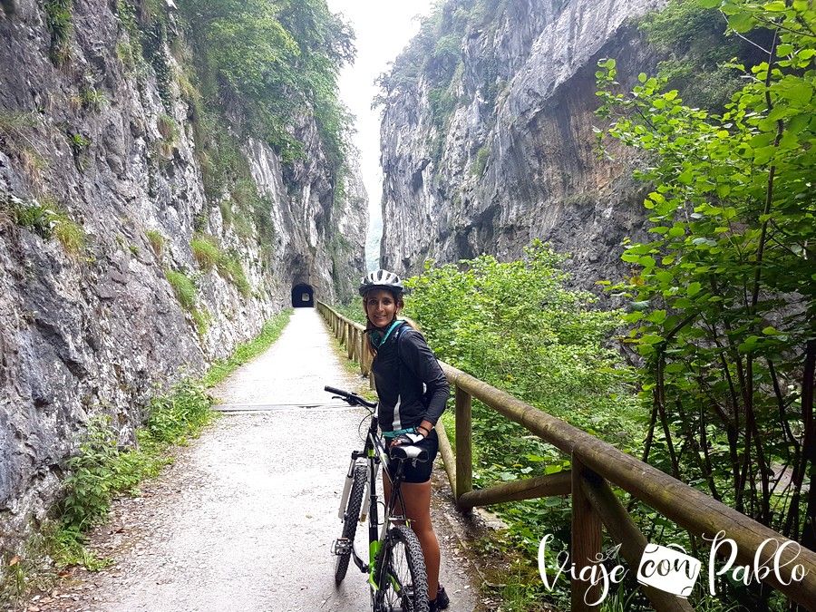 Bicicleta de montaña en la Senda del Oso 