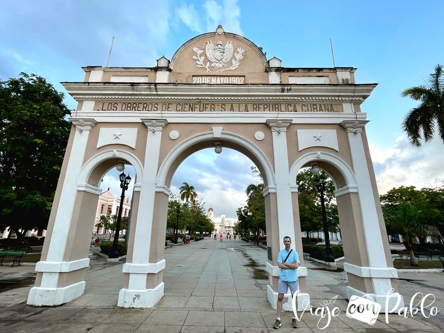 Arco del Triunfo que ver en cienfuegos