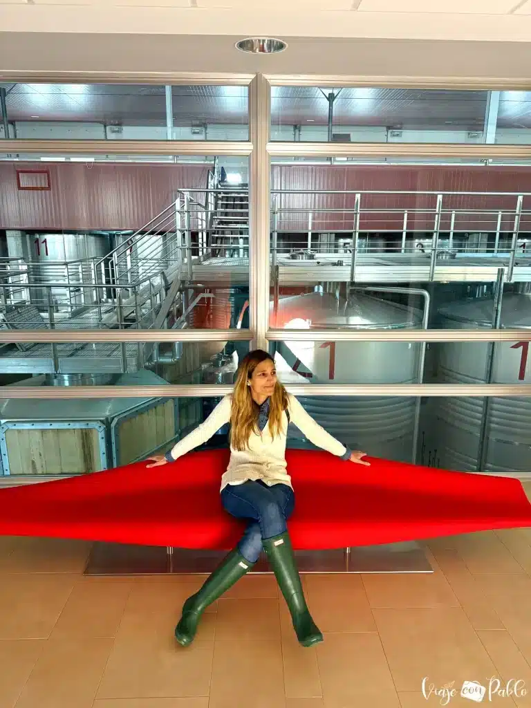 Interior de la bodega Valbusenda