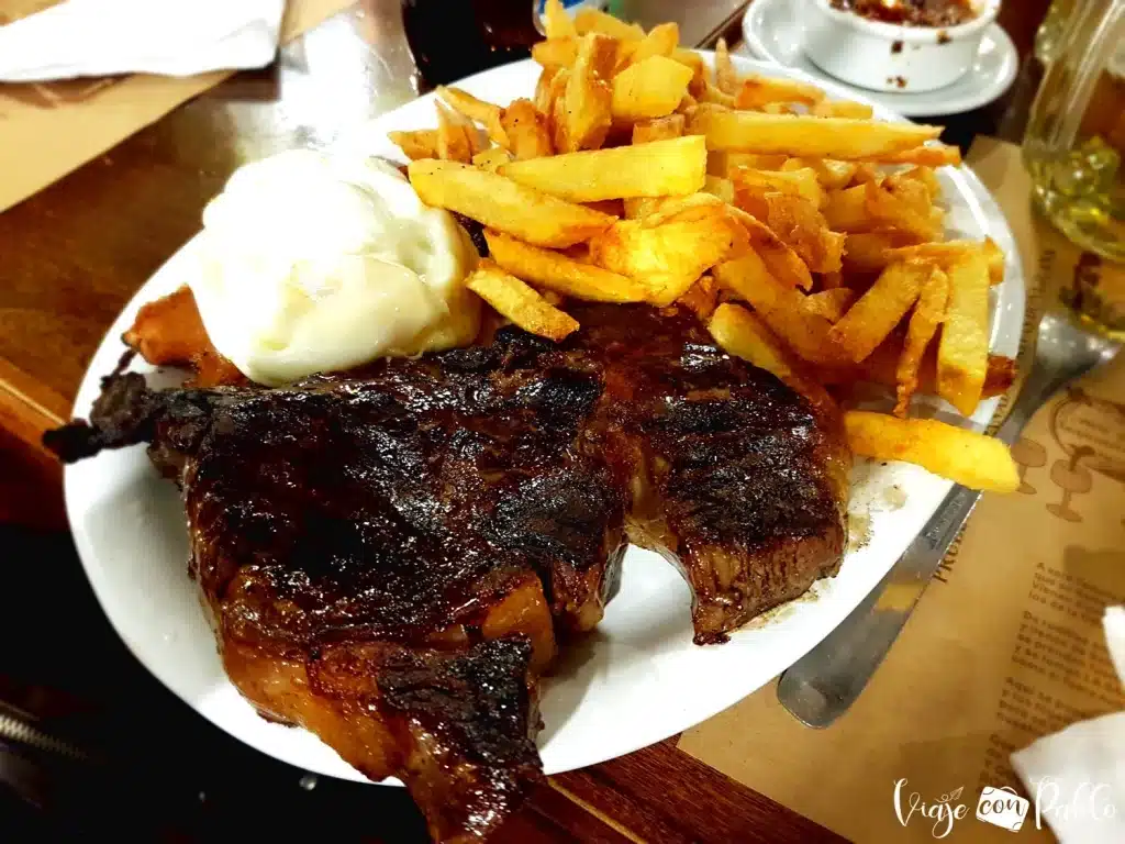 Bife completo en el Sanjuanino